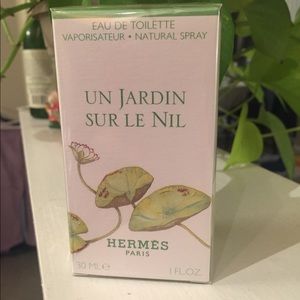 Un Jardin Sur Le Nil by Hermès EDT 1oz